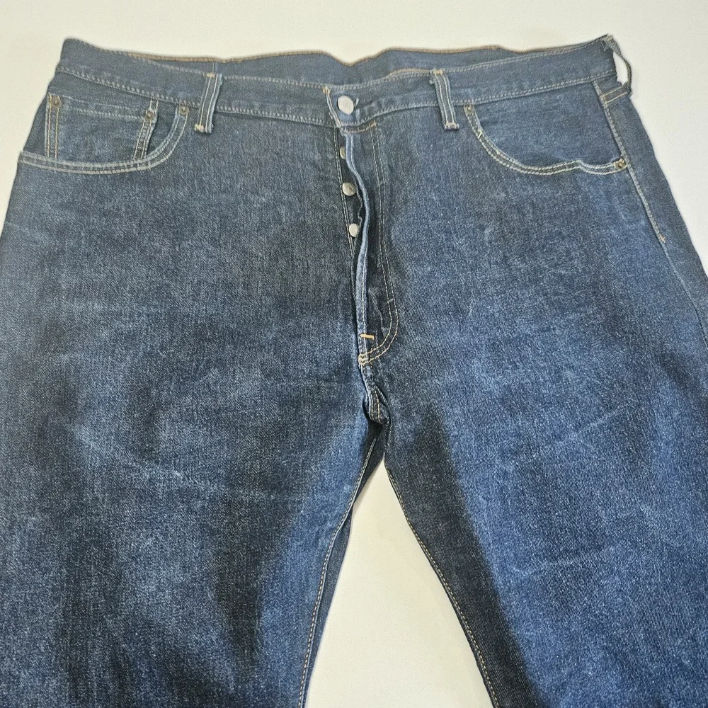 Levi 501 Men's Size 44 x 30 Button Fly Dark Wash Blue Denim Jeans